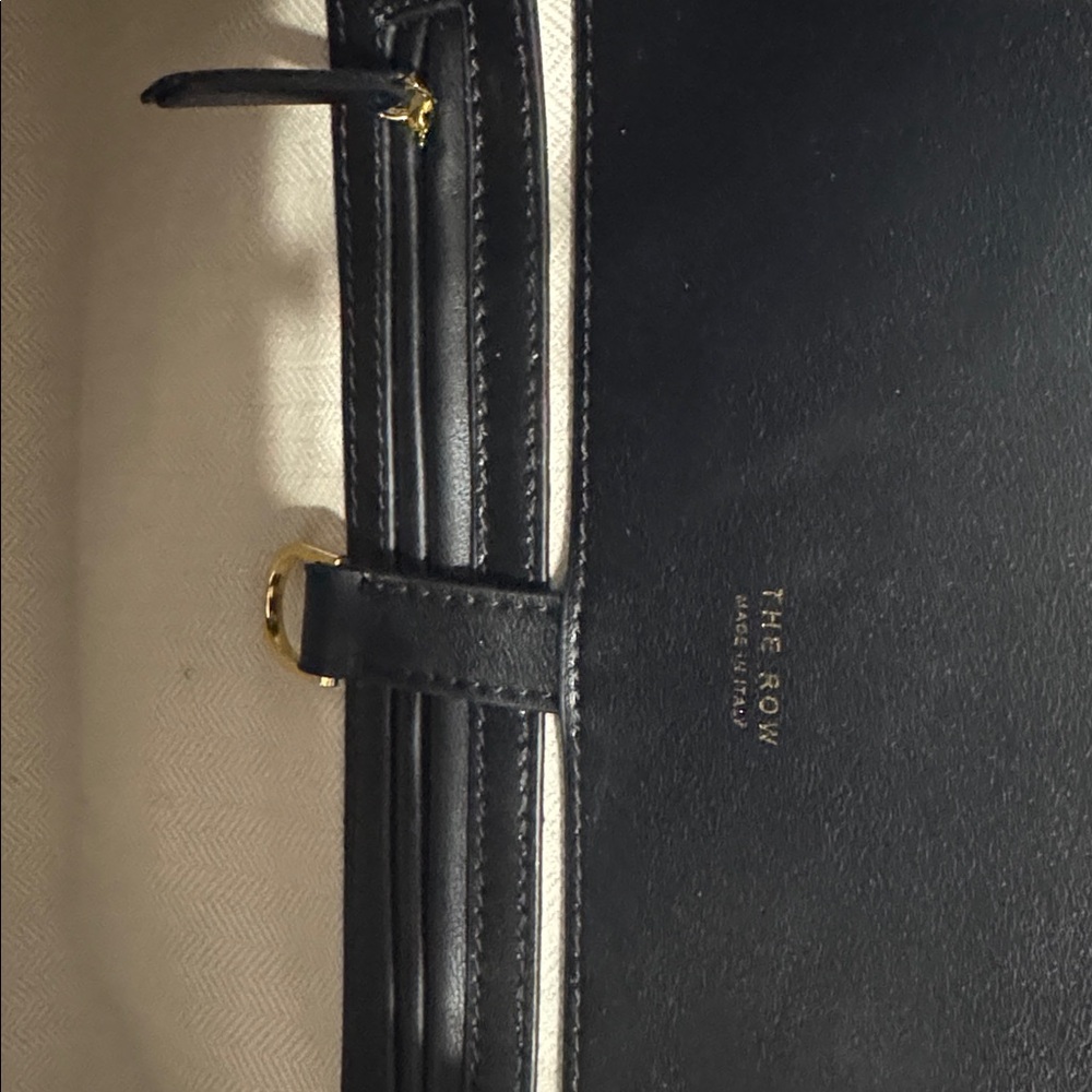 The Row knock off - Classic Black Leather Tote Bag - Structured w/ Gold Hardware - Picture 9 of 11